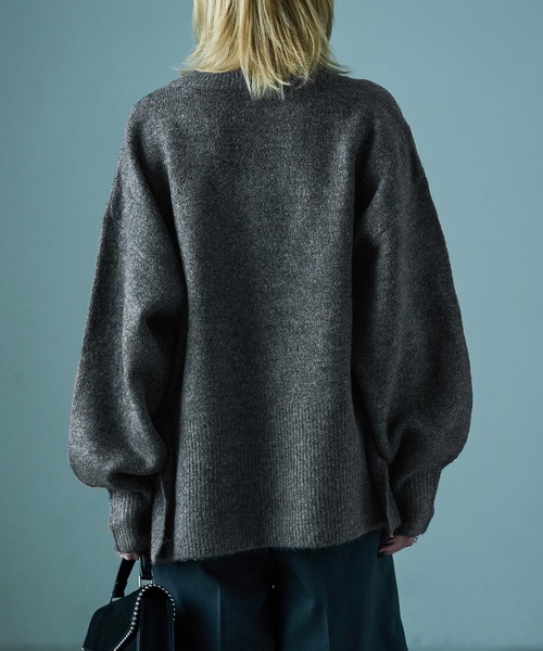 Fashion Letter(ファッションレター)の「サイドスリット オーバーサイズ ロングニットプルオーバー(ニット/セーター・レディース・オートミール/チャコール/オレンジ/グレイッシュベージュ/ライトブルー/ブルー・M)」の22枚目の写真