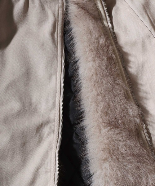 SITRY(シトリー)の「Fur Lined Zip Hoodie/ツイル ショート丈 ファー使い ダブルジップ ジップパーカー ブルゾン フーディー ブルゾン(ブルゾン・メンズ・アイボリー/カモフラージュ/ブラック・L/M)」の17枚目の写真