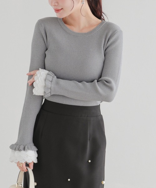 Fit more（フィットモア）の「スカラップフリルカフス長袖リブニット（ニット/セーター・レディース・グレー/ブラック/ホワイト・FREE）」の7枚目の写真
