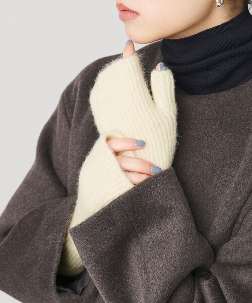 BEAUTY&YOUTH UNITED ARROWS（ビューティーアンドユースユナイテッドアローズ）の「ソフト フィンガーレス グローブ（手袋・レディース・モカ/ライトピンク/グレー系/オフホワイト・FREE）」の2枚目の写真