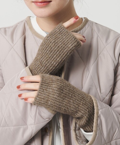 BEAUTY&YOUTH UNITED ARROWS（ビューティーアンドユースユナイテッドアローズ）の「ソフト フィンガーレス グローブ（手袋・レディース・モカ/ライトピンク/グレー系/オフホワイト・FREE）」の4枚目の写真