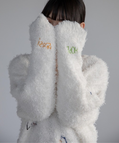 VACANCY(ヴァカンシー)の「アート柄ランダム刺繍キーネックニット(ニット/セーター・レディース・グレー/ホワイト/ネイビー・FREE)」の11枚目の写真