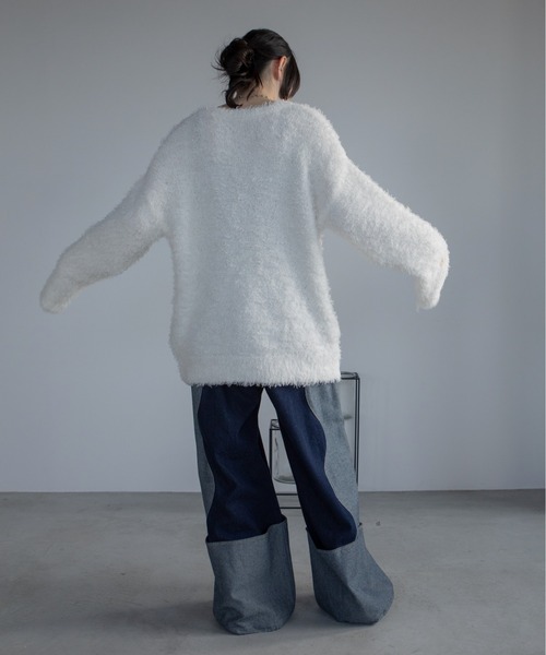 VACANCY(ヴァカンシー)の「アート柄ランダム刺繍キーネックニット(ニット/セーター・レディース・グレー/ホワイト/ネイビー・FREE)」の15枚目の写真
