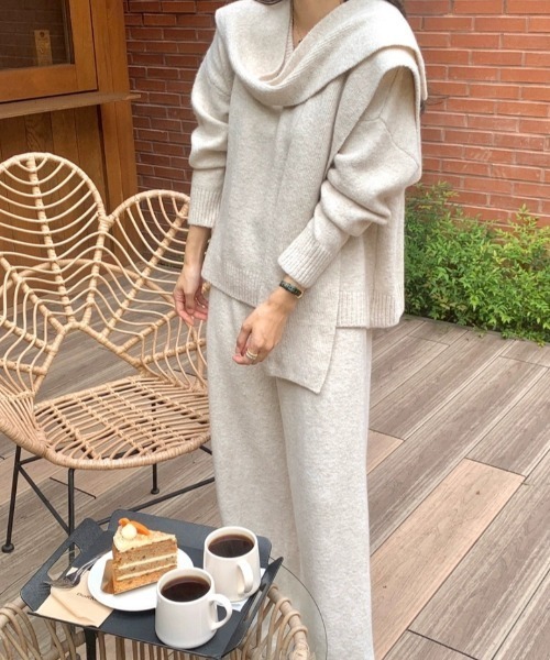 FAVORITO(ファヴォリート)の「ニットトップス+ショール+ワイドパンツ3枚セット(セットアップ・レディース・ダークグレー/ライトグレー/ベージュ・F)」の3枚目の写真