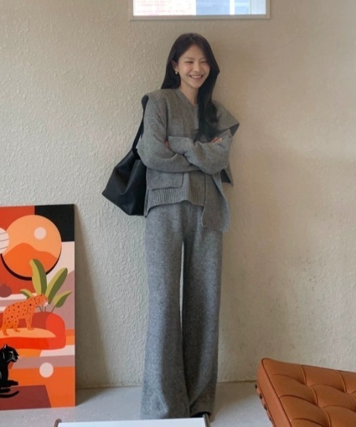 FAVORITO(ファヴォリート)の「ニットトップス+ショール+ワイドパンツ3枚セット(セットアップ・レディース・ダークグレー/ライトグレー/ベージュ・F)」の5枚目の写真