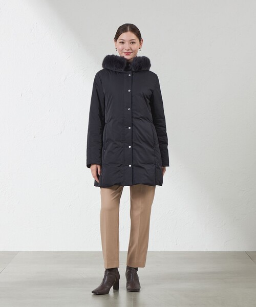 amaca(アマカ)の「サテンダウン(ダウンジャケット/コート・レディース・ベージュ系その他5/ダークネイビー・38/40)」の4枚目の写真