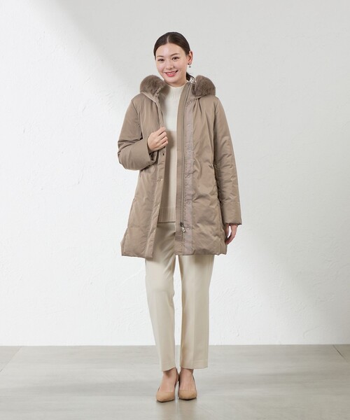 amaca(アマカ)の「サテンダウン(ダウンジャケット/コート・レディース・ベージュ系その他5/ダークネイビー・38/40)」の5枚目の写真