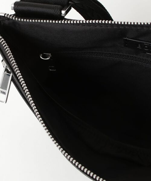 BOSS(ボス)の「BOSS Zair S z env large ボス ザイル エンベロープ ショルダーバッグ(ショルダーバッグ・メンズ・ブラック・FREE)」の4枚目の写真