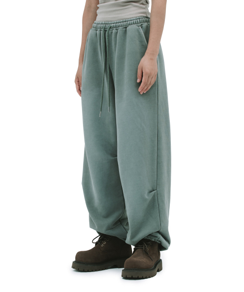PIG BRUSHED SWEAT PANTS [KHAKI]（スウェットパンツ）｜DEFGARMENTS