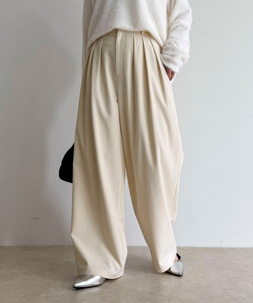 fredy emue（フレディエミュ）の「3タックハートリベットパンツ（その他パンツ・レディース・グレー/ネイビー/アイボリー・38/36）」の2枚目の写真