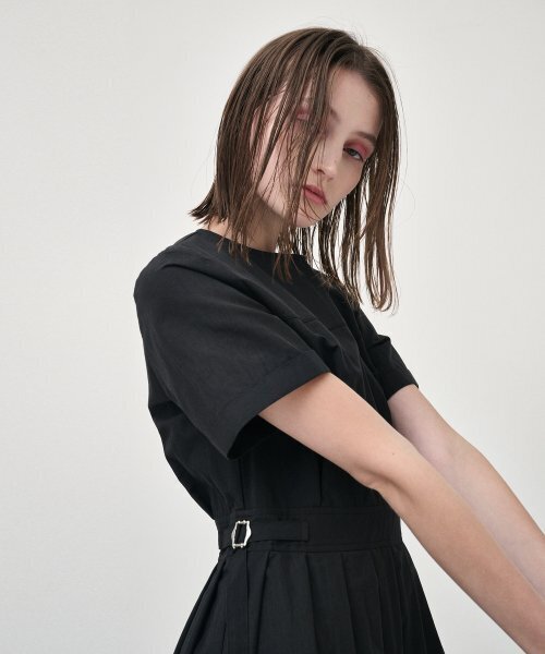 ETMON(エトモン)の「Half Sleeve Pleats Dress, Black(ワンピース・レディース・その他・MEDIUM/SMALL)」の3枚目の写真