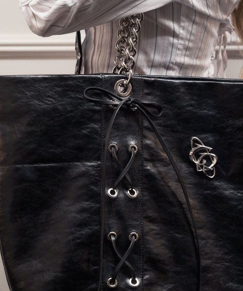 CHERRYQUIRI(チェリーキュリー)の「metalic lace up leather shopper bag - black(トートバッグ・レディース・その他・FREE)」の6枚目の写真