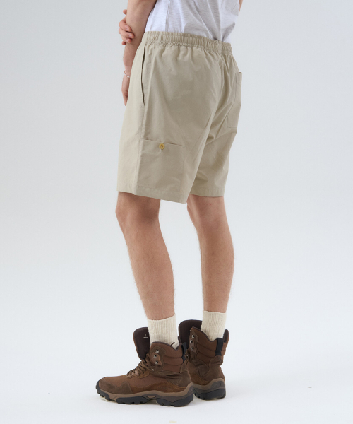 WINDER(ワインダー)の「MODIFIED CARGO VACANCE SHORTS - BEIGE(その他パンツ・メンズ・その他・LARGE/MEDIUM)」の1枚目の写真