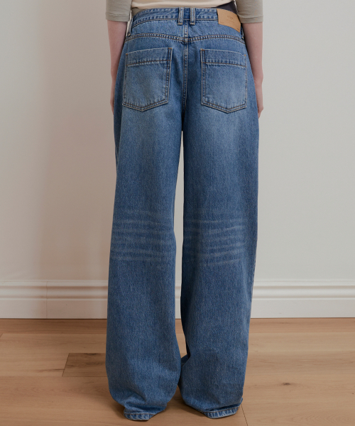 AOPT（アオプト）の「WHISKERS FADED DENIM PANTS - BLUE（デニムパンツ・レディース・その他・SMALL/MEDIUM）」の7枚目の写真