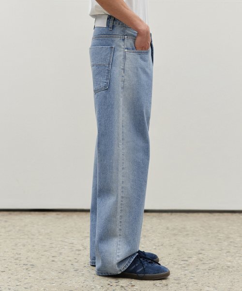 DECET(デケト)の「Mid Rise Wide Jeans DCPT027LightBlueSide(デニムパンツ・レディース・その他・34/32/30/26/28)」の4枚目の写真