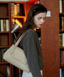 VALLUAT（バリュエット）の「Mude bag_Beige（ショルダーバッグ）」