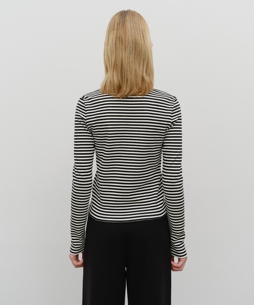 MARITHE + FRANCOIS GIRBAUD(マリテフランソワジルボー)の「W DEEP NECK LONG SLEEVE(Tシャツ/カットソー・レディース・Black/アイボリー/ヘザーグレー・MEDIUM/SMALL)」の6枚目の写真