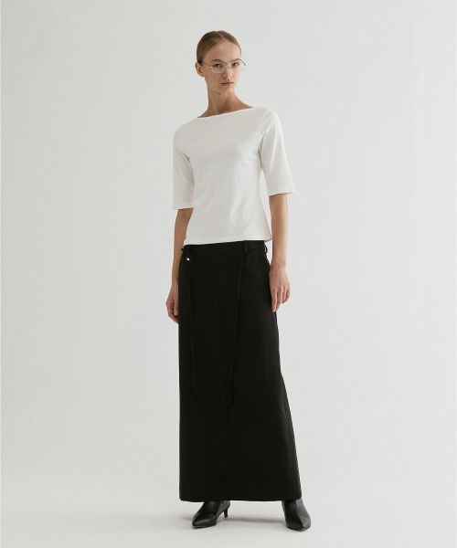 FROMWHERE(フロムウェア)の「Belted Straight Maxi Skirt Black(スカート・レディース・その他・SMALL/MEDIUM)」の2枚目の写真