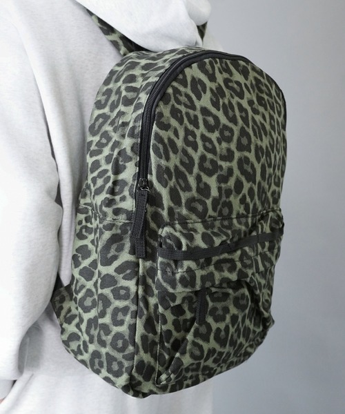 SPINNS（スピンズ）の「レオパード柄バックパック/ヒョウ柄/リュック/ユニセックス（バックパック/リュック・メンズ・イエロー系その他/グリーン系その他・ONESIZE）」の2枚目の写真