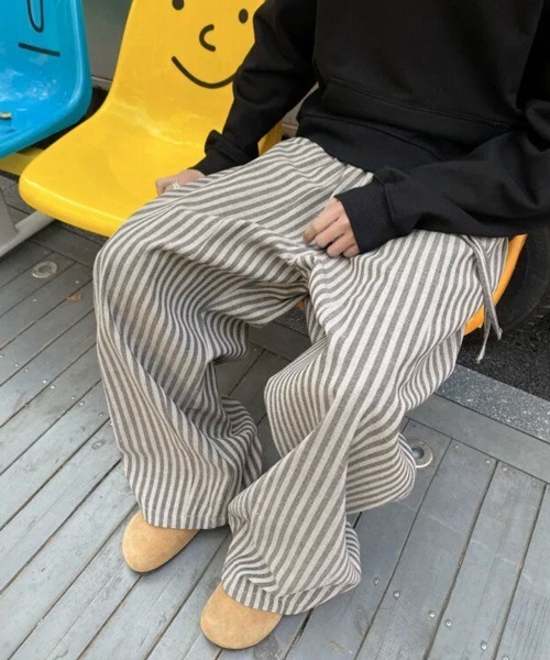 NOWLE（ノウル）の「【NOWLE】リラックスフィット ストライプ イージーパンツ（その他パンツ・メンズ・グレー/ブラック・LARGE/MEDIUM/SMALL）」の3枚目の写真