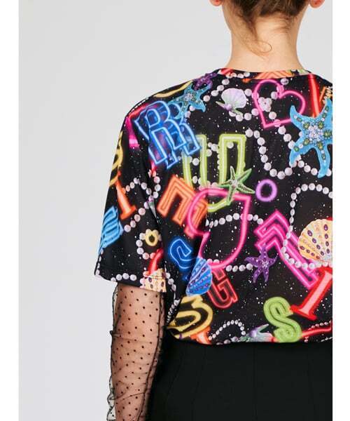GREEDILOUS(グリディアス)の「ネオンレタリングショーツスリーブトップ(Tシャツ/カットソー・レディース・その他・SMALL/MEDIUM/LARGE/X-SMALL)」の4枚目の写真