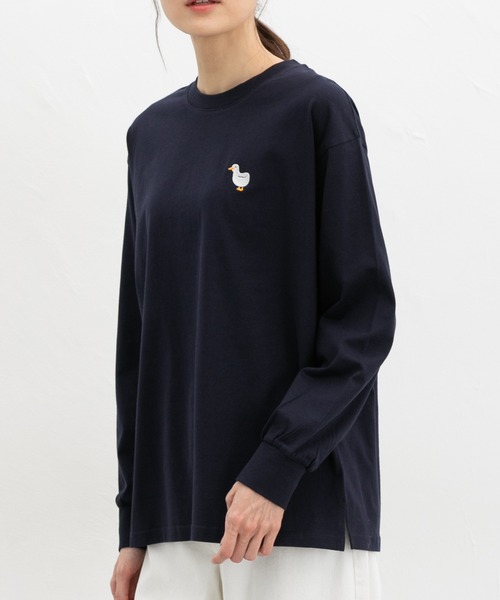 Honeys(ハニーズ)の「モチーフ刺繍Tシャツ(Tシャツ/カットソー・レディース・スミクロ/ネイビー/ミント/ピンク/ライトベージュ・L/M/S/SS)」の4枚目の写真