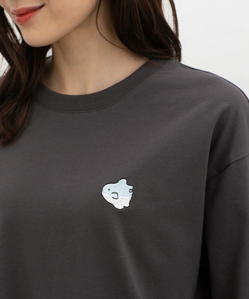 Honeys(ハニーズ)の「モチーフ刺繍Tシャツ(Tシャツ/カットソー・レディース・スミクロ/ネイビー/ミント/ピンク/ライトベージュ・L/M/S/SS)」の9枚目の写真