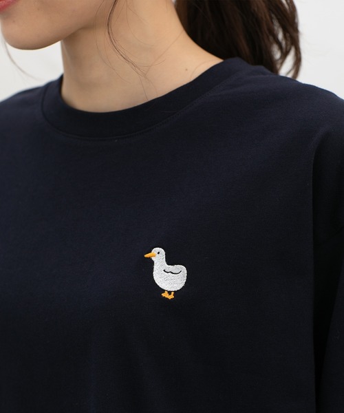 Honeys(ハニーズ)の「モチーフ刺繍Tシャツ(Tシャツ/カットソー・レディース・スミクロ/ネイビー/ミント/ピンク/ライトベージュ・L/M/S/SS)」の12枚目の写真