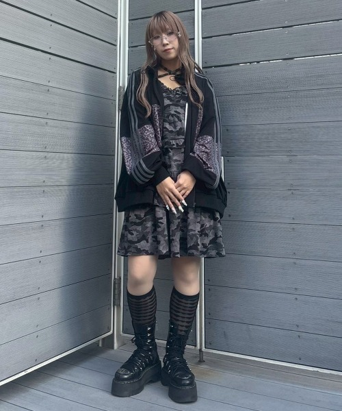 Candy Stripper（キャンディストリッパー）の「TIERED CAMI ワンピース（ワンピース・レディース・グレー/ヘザーグレー/チャコール/ブラック・FREE）」の17枚目の写真