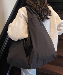 Vini（ヴィニ）の「【Vini】大容量 マルチポケット ショルダー バッグ（ショルダーバッグ）」