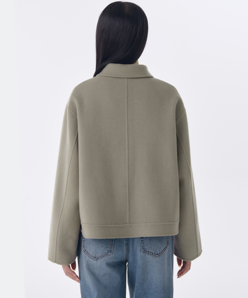 MUSINSA STANDARD WOMAN（ムシンサスタンダードウーマン）の「ウィメンズカシミヤブレンドハンドメイドショートマックコート[ライトカーキ]（チェスターコート・レディース・その他・LARGE/MEDIUM/SMALL/X-SMALL）」の2枚目の写真