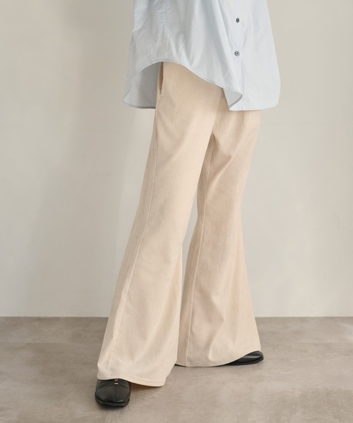 apres jour clair（アプレジュールクレア）の「【apres jour clair】ベロアフレアパンツ（その他パンツ・レディース・ブラック/アイボリー/ダークブラウン・SMALL/LARGE/MEDIUM）」の2枚目の写真