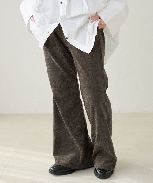 apres jour clair（アプレジュールクレア）の「【apres jour clair】ベロアフレアパンツ（その他パンツ・レディース・ブラック/アイボリー/ダークブラウン・SMALL/LARGE/MEDIUM）」の6枚目の写真