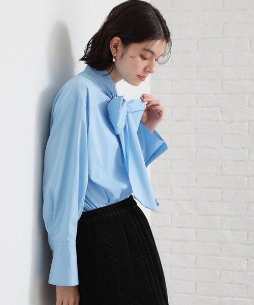 THE SHOP TK （ザ ショップ ティーケー ）の「【通勤・セレモニー】タックボウタイブラウス（シャツ/ブラウス・レディース・オフホワイト/ライトブルー・13/12）」の8枚目の写真