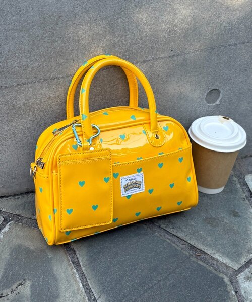 HELLO.SANFRANCISCO（ハローサンフランシスコ）の「【HELLO.SANFRANCISCO/ハローサンフランシスコ】ハートプリントエナメルミニボストンBAG（ボストンバッグ・レディース・イエロー/ピンク/ホワイト・ONE SIZE）」の3枚目の写真