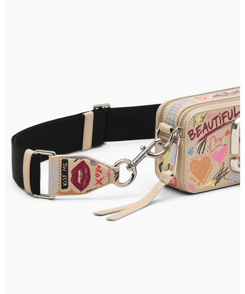 MARC JACOBS（マークジェイコブス）の「PUNK SCRIBBLE SNAPSHOT/ザ パンク スクリブル スナップショット（ショルダーバッグ・レディース・ベージュ系その他・ONE SIZE）」の5枚目の写真
