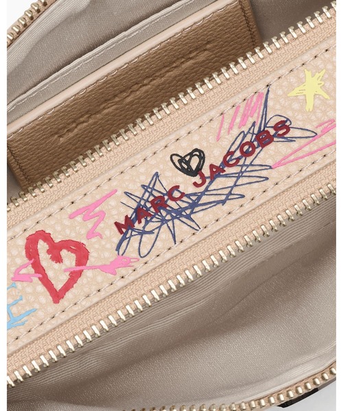 MARC JACOBS（マークジェイコブス）の「PUNK SCRIBBLE SNAPSHOT/ザ パンク スクリブル スナップショット（ショルダーバッグ・レディース・ベージュ系その他・ONE SIZE）」の7枚目の写真