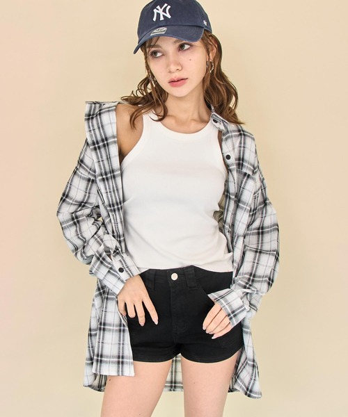 ANAP(アナップ)の「Wポケットオンブレチェックオーバーサイズシャツ(シャツ/ブラウス・レディース・ホワイト/ブラック・F)」の3枚目の写真