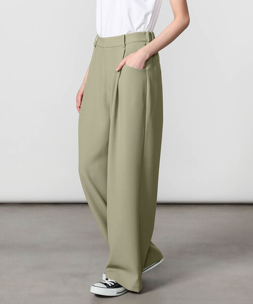 GYMPHLEX（ジムフレックス）の「Gymphlex | タック ワイドイージーパンツ WOMEN（その他パンツ・レディース・ブラック/ベージュ/ライトグリーン・12/14）」の3枚目の写真