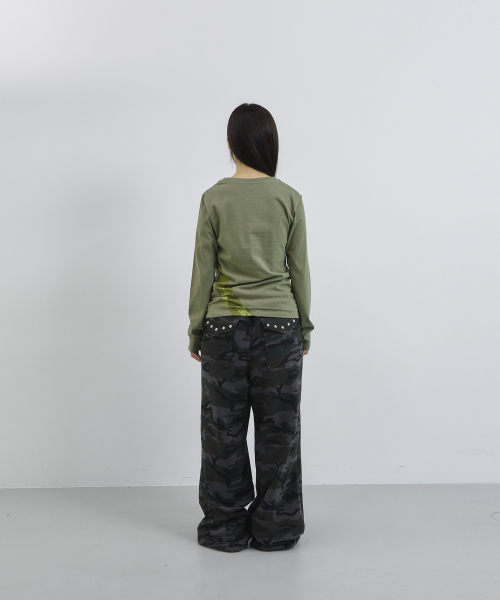 TANSANMAGNESIUM（タンサン マグネシウム）の「切り替えロングスリーブ（カーキ）（Tシャツ/カットソー・レディース・その他・MEDIUM/SMALL）」の5枚目の写真