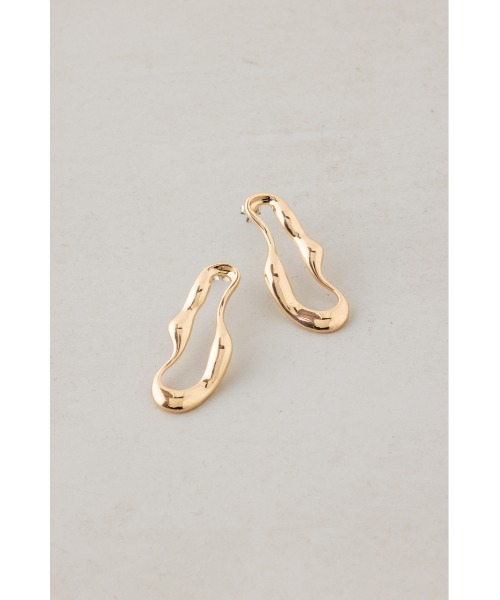 AZUL by moussy(アズールバイマウジー)の「ウェイビーサークルピアス(ピアス(両耳用)・レディース・シルバー/ゴールド系その他・FREE)」の6枚目の写真
