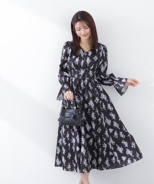 PROPORTION BODY DRESSING(プロポーションボディドレッシング)の「フラワープリントワンピース / 1216140303(ワンピース・レディース・ホワイト系その他/ブラック/ブルー・SMALL/P/S/MEDIUM)」の1枚目の写真