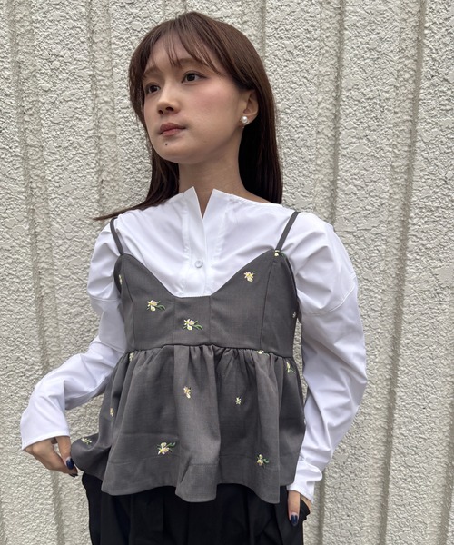 merrylatte(メリーラテ)の「FLOWER CAMISOLE【IROHANI】(キャミソール・レディース・グレー/ネイビー・FREE)」の1枚目の写真