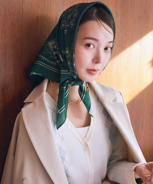 earth music&ecology(アースミュージックアンドエコロジー)の「ボタニカル柄スカーフ(70×70)(バンダナ/スカーフ・レディース・アイボリー/グリーン/ベージュ・FREE)」の6枚目の写真