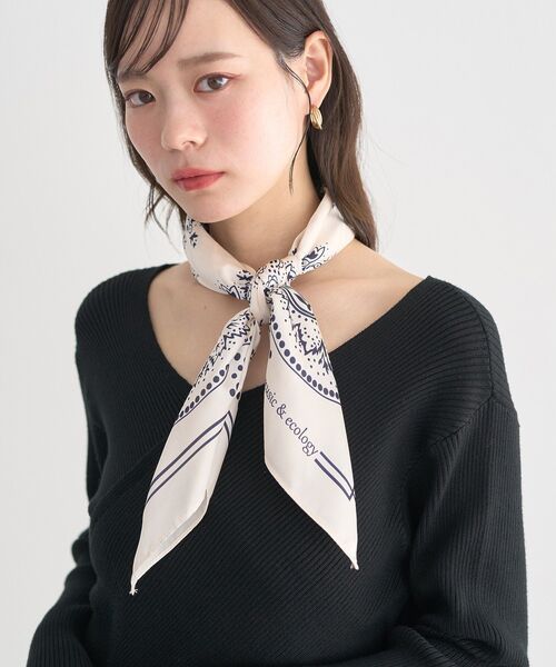earth music&ecology(アースミュージックアンドエコロジー)の「ボタニカル柄スカーフ(70×70)(バンダナ/スカーフ・レディース・アイボリー/グリーン/ベージュ・FREE)」の18枚目の写真