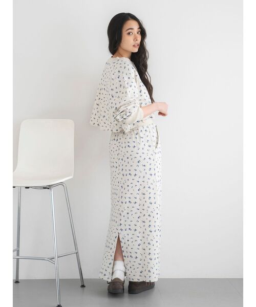 Ungrid（アングリッド）の「FAITH別注 ヘンリーネックショートロングスリーブTee（Tシャツ/カットソー・レディース・その他1/アイボリー/チャコールグレー・FREE）」の13枚目の写真