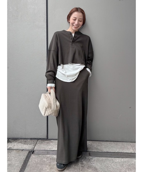 Ungrid（アングリッド）の「FAITH別注 ヘンリーネックショートロングスリーブTee（Tシャツ/カットソー・レディース・その他1/アイボリー/チャコールグレー・FREE）」の22枚目の写真