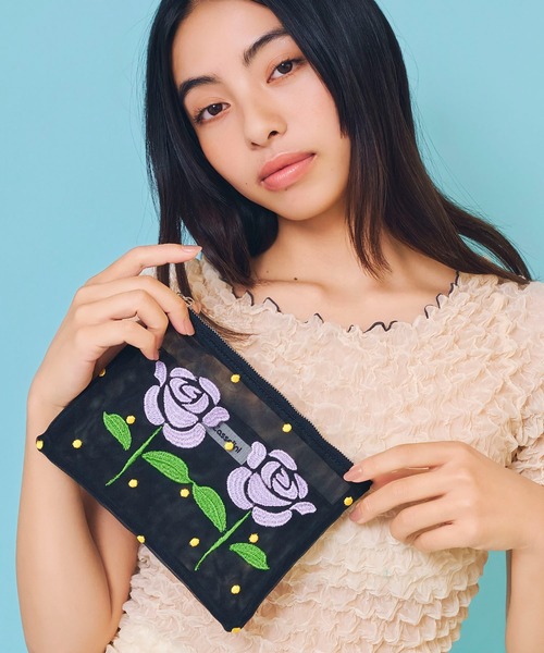 Casselini(キャセリーニ)の「Casselini(キャセリーニ)チュール刺繍ポーチ(ポーチ・レディース・ブラック/ブルー/シルバー/ライム/ピンク・FREE)」の2枚目の写真