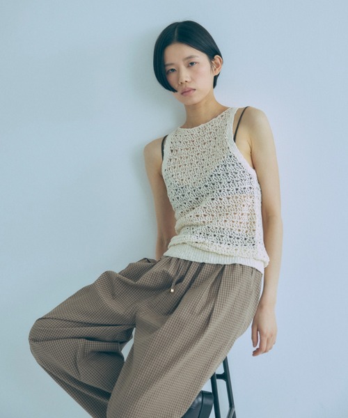 EN NEUME（エンノイム）の「Airy Check Tuck Easy-Pants（その他パンツ・レディース・ブルー/ベージュ/ネイビー・0/1）」の8枚目の写真
