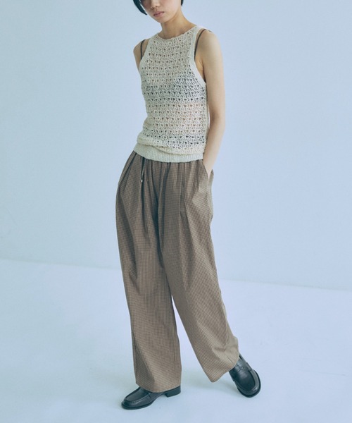 EN NEUME（エンノイム）の「Airy Check Tuck Easy-Pants（その他パンツ・レディース・ブルー/ベージュ/ネイビー・0/1）」の4枚目の写真